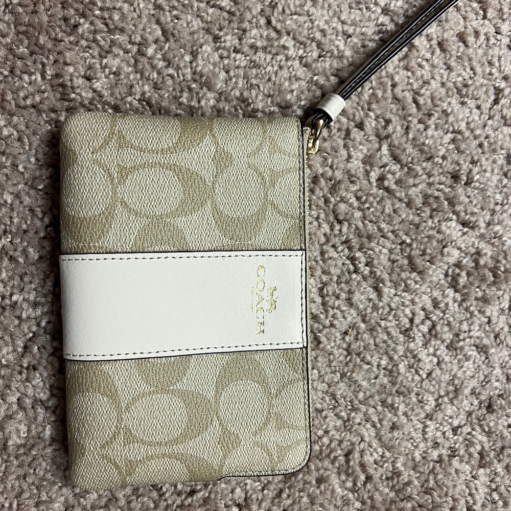 NWT Coach Wristlet